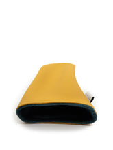 Load image into Gallery viewer, Mustard Flat Vegan cover - Driver