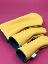 Load image into Gallery viewer, Mustard Flat Vegan cover - Driver