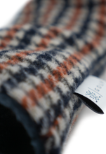 Load image into Gallery viewer, Classic Wool Mix - Hybrid